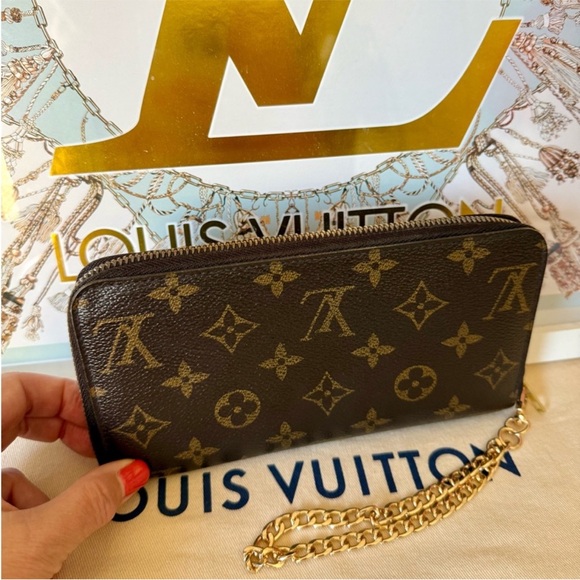 Louis Vuitton Monogram Large Zipper Wallet Purse - Picture 4 of 16